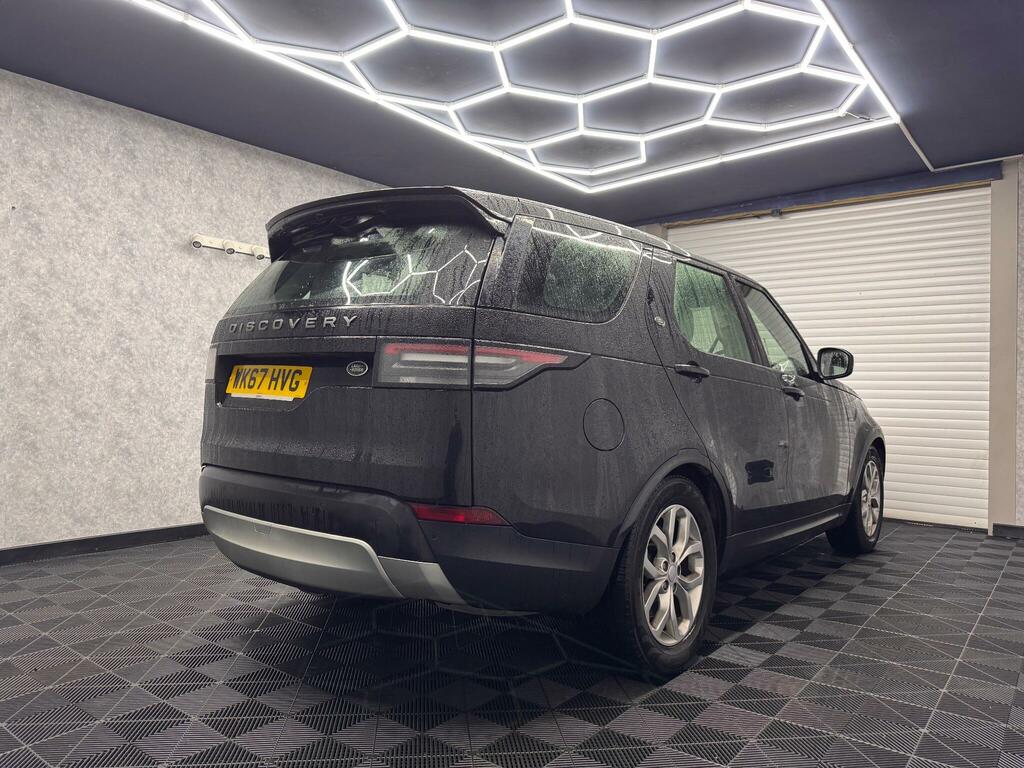 Land Rover Discovery 3.0 Td V6 Se 4Wd Euro 6 Ss WK67HVG Black #4