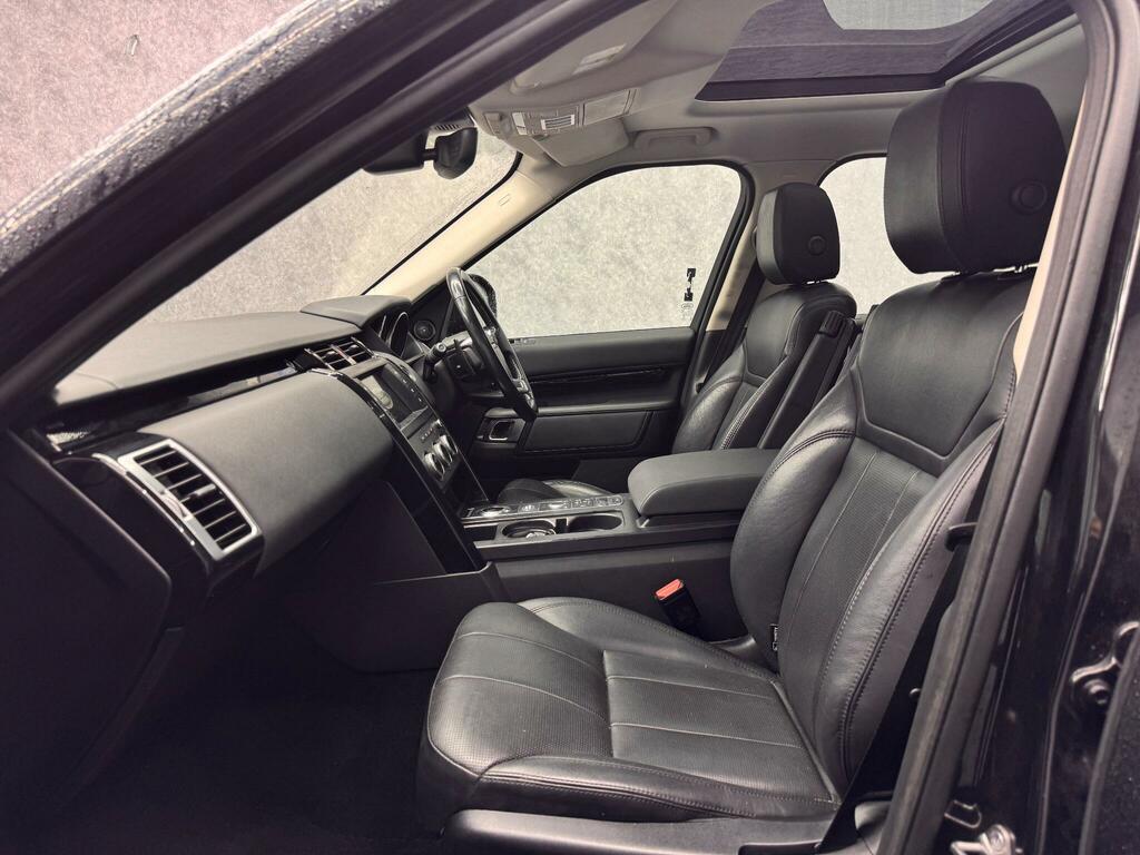 Land Rover Discovery 3.0 Td V6 Se 4Wd Euro 6 Ss WK67HVG Black #3