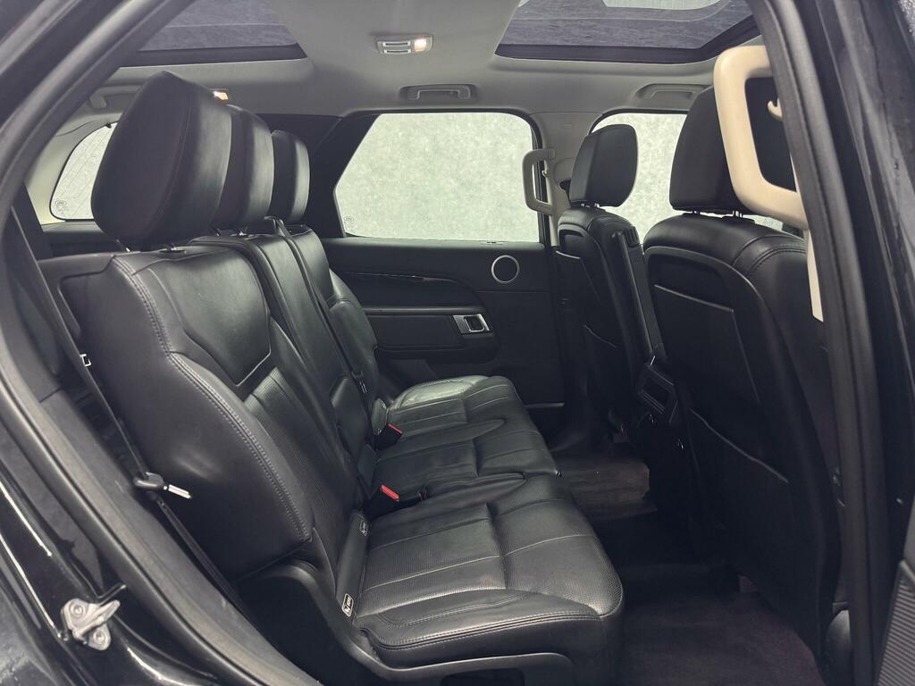 Land Rover Discovery 3.0 Td V6 Se 4Wd Euro 6 Ss WK67HVG Black #5