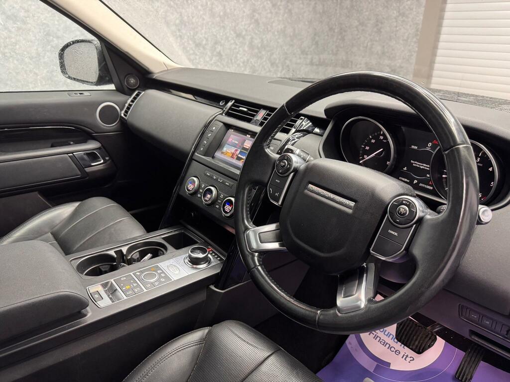 Land Rover Discovery 3.0 Td V6 Se 4Wd Euro 6 Ss WK67HVG Black #2