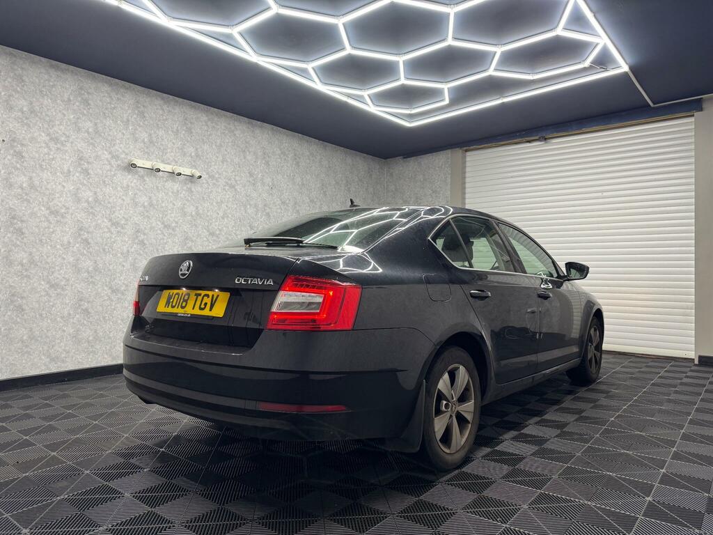 Skoda Octavia 1.6 Tdi Se Technology Euro 6 Ss WO18TGV Black #4