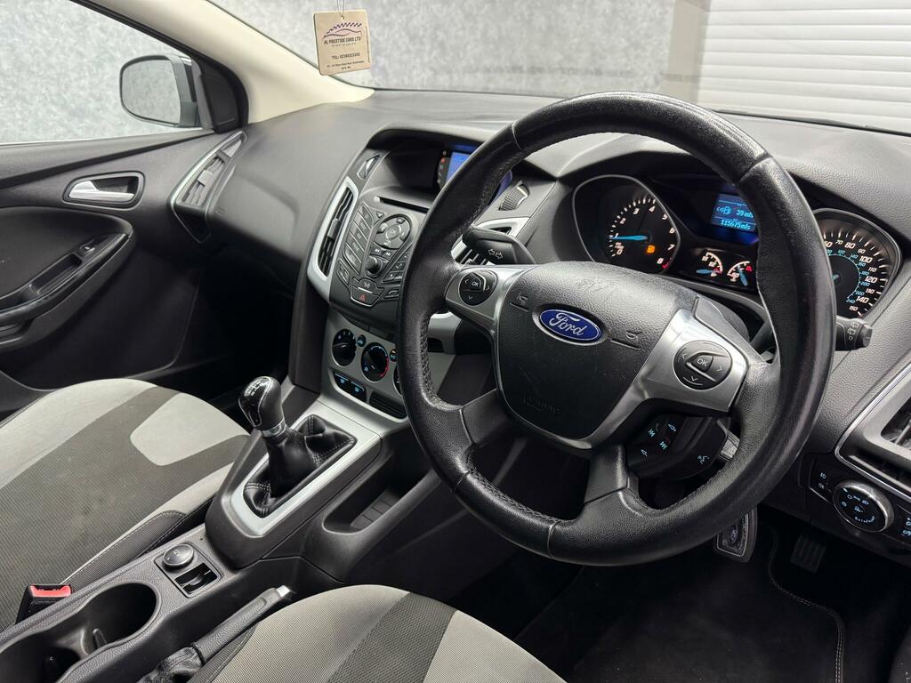 Ford Focus 1.6 Zetec Euro 5 GL62YZF Black #2