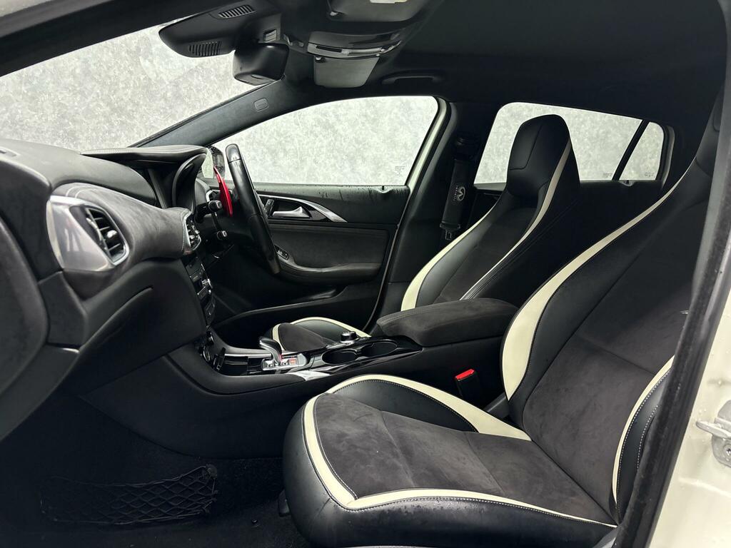 Infiniti Q30 2.2D Sport Dct Awd Euro 6 Ss RO16FLD White #5