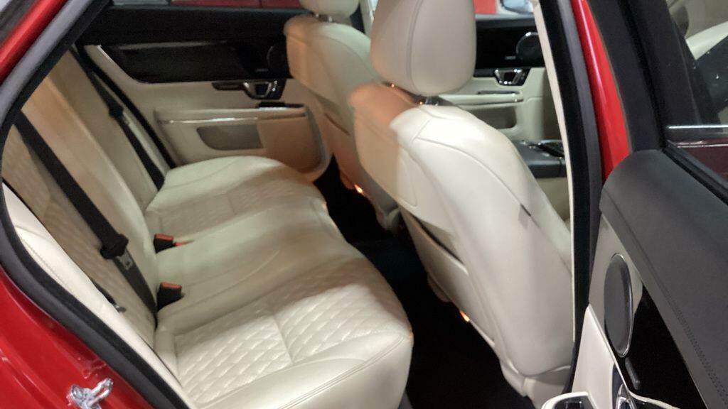 Jaguar XJ 3.0D V6 Portfolio Euro 6 Ss Red #3