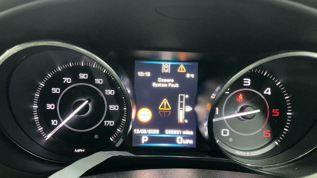 Jaguar XE 2.0D Portfolio Euro 6 Ss OW65CGV Grey #5