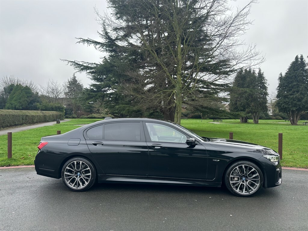 BMW 7 Series Xdrive M Sport YH22UGT Black #3