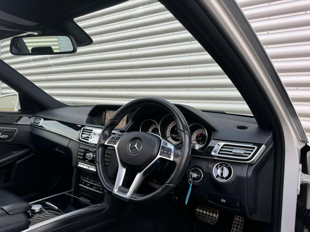 Mercedes-Benz E Class Saloon 3.0 E350 V6 Bluetec Amg Line G-tronic Euro MM15WNO White #2