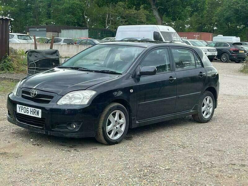 Toyota Corolla 1.6 Vvt-i T3 Hatchback Black #6