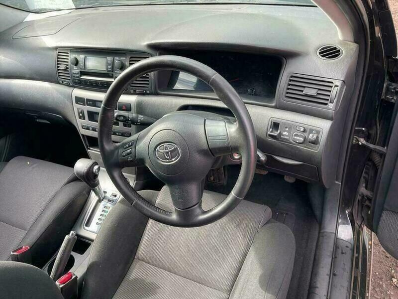 Toyota Corolla 1.6 Vvt-i T3 Hatchback Black #5