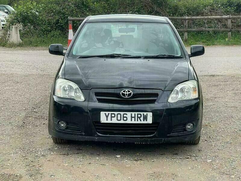 Toyota Corolla 1.6 Vvt-i T3 Hatchback Black #4