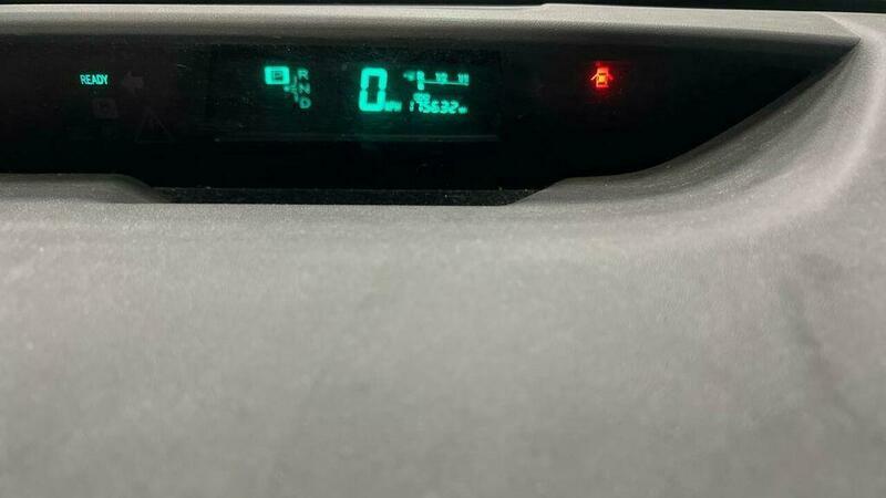 Toyota Prius 1.5 T4 Cvt Silver #3