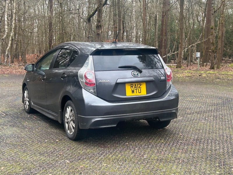 Toyota Aqua Hybrid Auto Silver #4