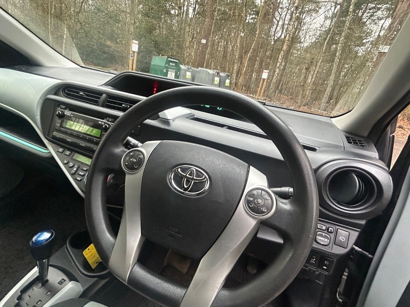 Toyota Aqua Hybrid Auto Silver #2
