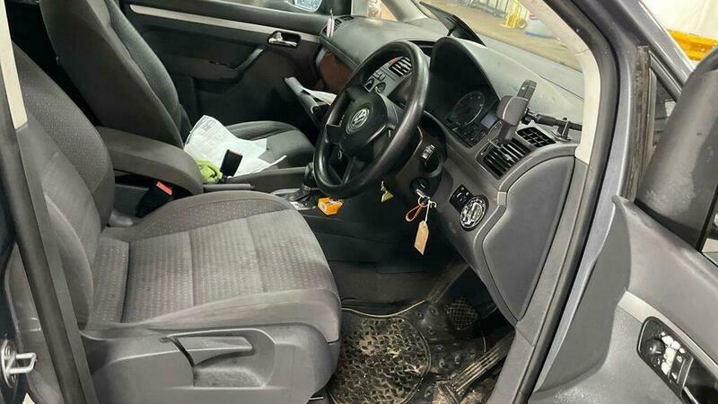 Volkswagen Touran 2.0 Tdi Se Dsg Grey #3