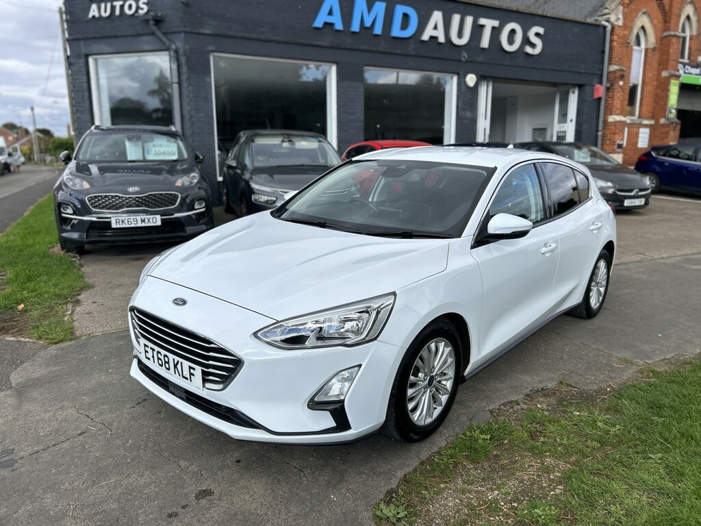 Ford Focus Hatchback 1.0 T Ecoboost Titanium 2019 White