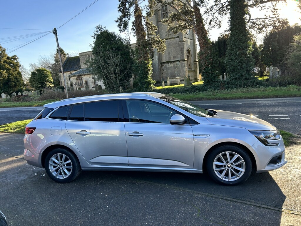 Renault Megane Estate 1.5 Dynamique Nav Dci 110 2017 HV67KBK Silver #6