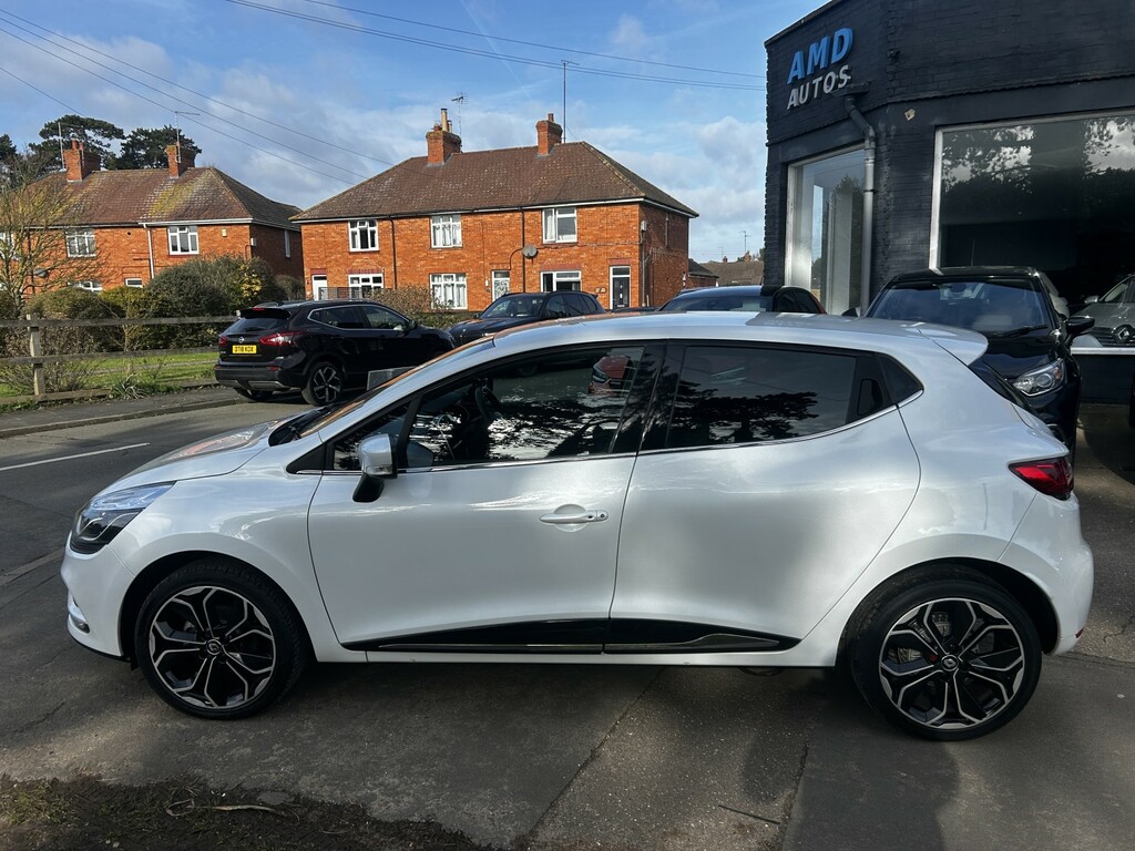 Renault Clio Hatchback 1.5 Iconic Dci 90 My18 2018 DY68BZW White #2