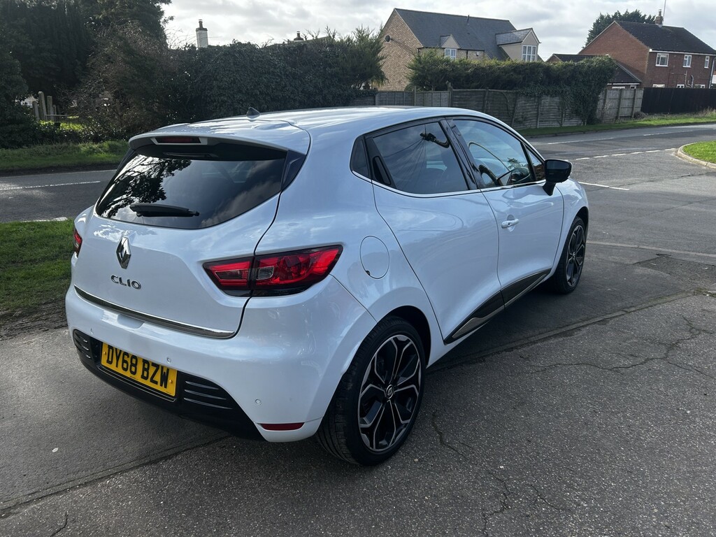 Renault Clio Hatchback 1.5 Iconic Dci 90 My18 2018 DY68BZW White #5