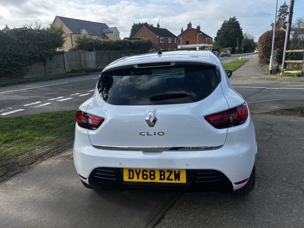 Renault Clio Hatchback 1.5 Iconic Dci 90 My18 2018 DY68BZW White #4