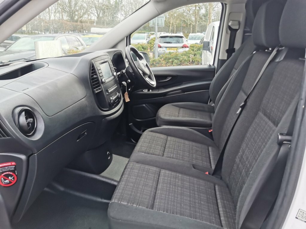 Mercedes-Benz Vito 2.1L Pure White #2