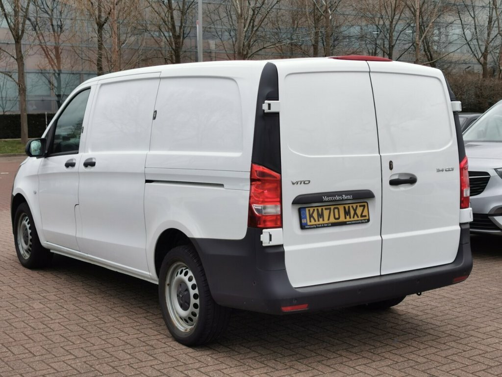 Mercedes-Benz Vito 2.1L Pure White #5