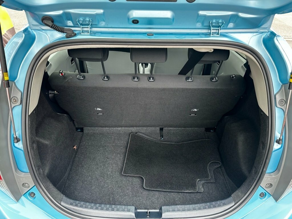 Toyota Aqua 1.5 Hybrid Silver #26