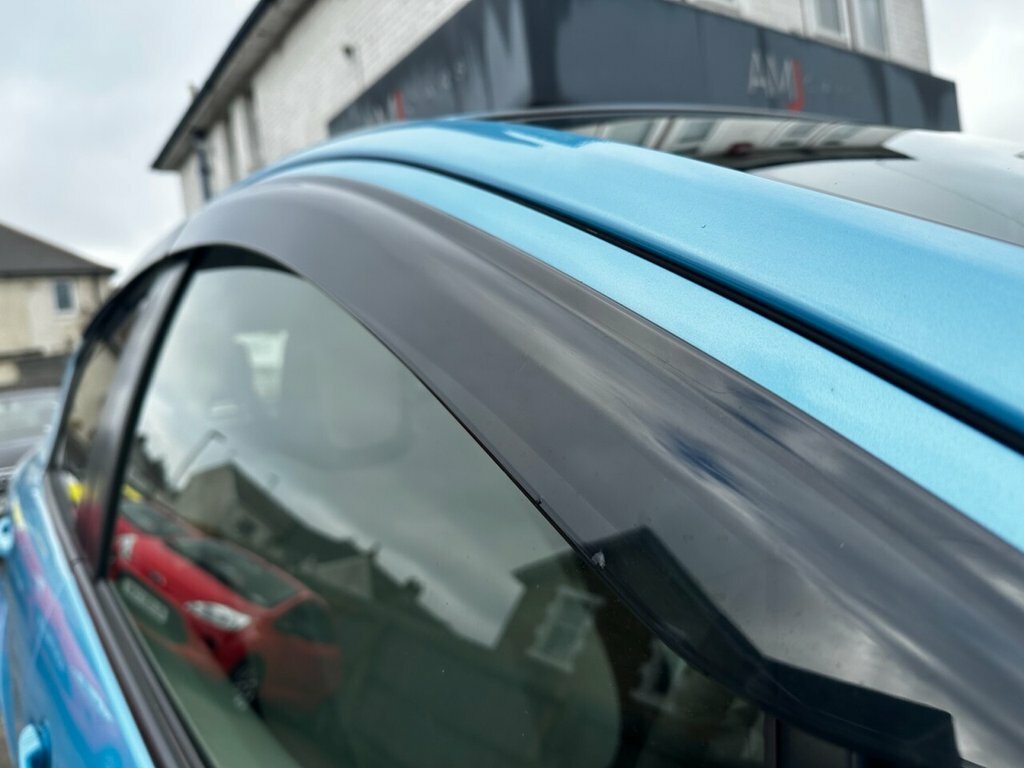 Toyota Aqua 1.5 Hybrid Silver #10