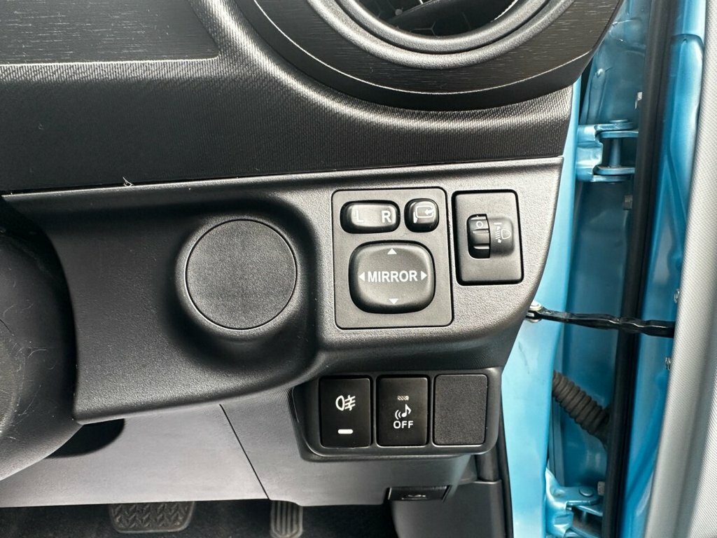 Toyota Aqua 1.5 Hybrid Silver #11