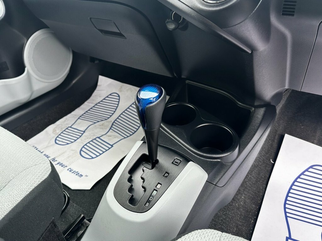 Toyota Aqua 1.5 Hybrid Silver #9