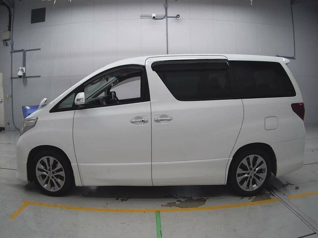 Toyota Alphard Mpv HD10WHC White #6