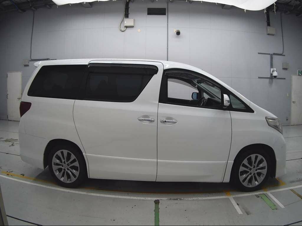 Toyota Alphard Mpv HD10WHC White #4