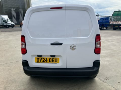 Vauxhall Combo Combo Cargo DV24OEU White #4