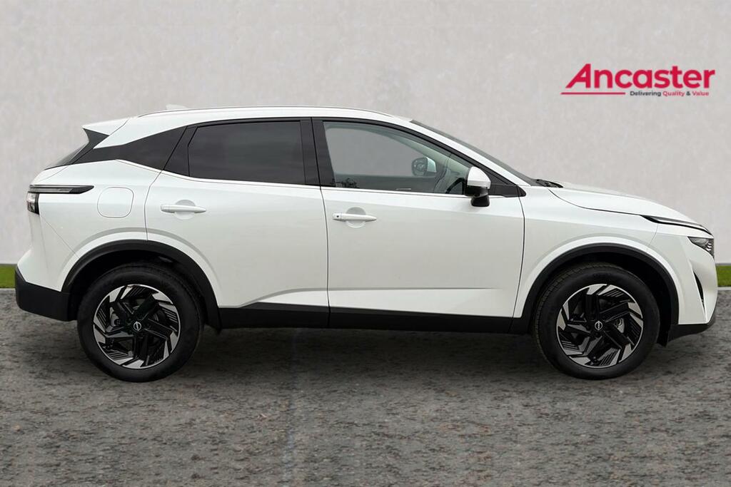 Nissan Qashqai 1.3 Dig-t Mh 158 N-connecta LN25TWJ White #2