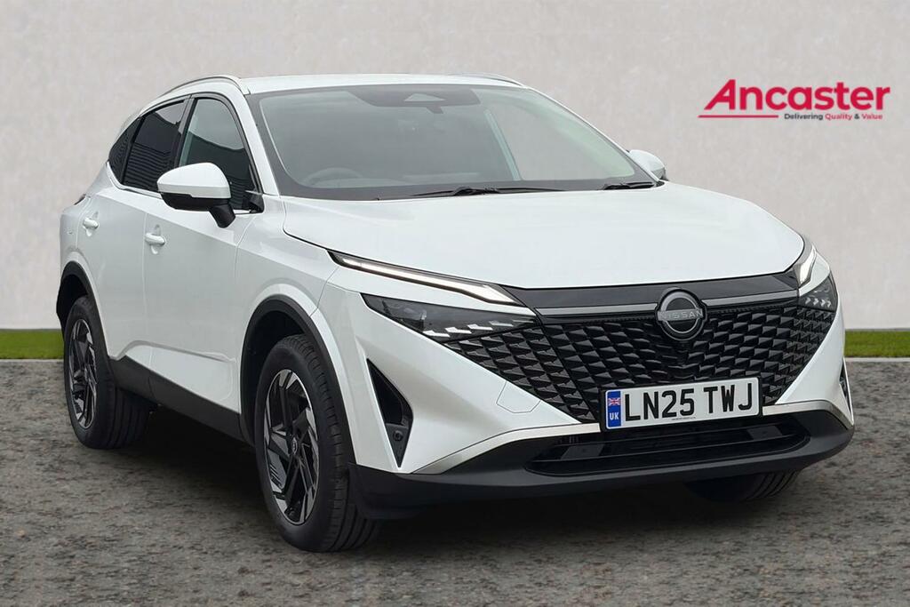 Nissan Qashqai 1.3 Dig-t Mh 158 N-connecta White