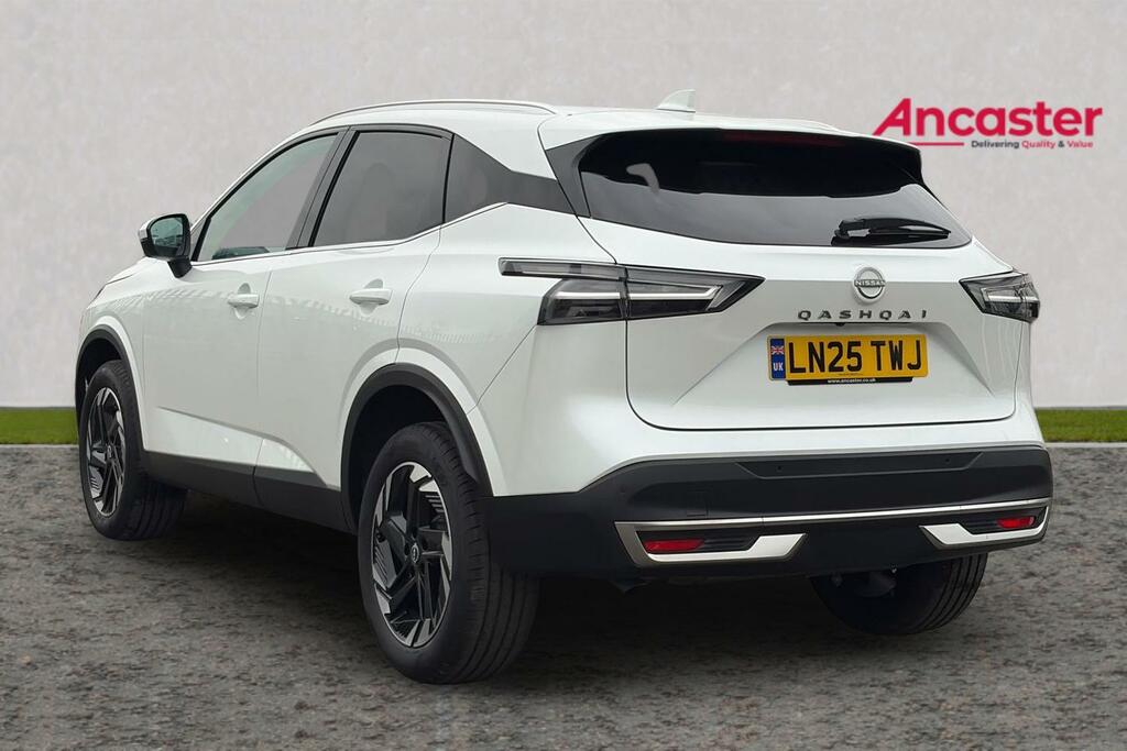 Nissan Qashqai 1.3 Dig-t Mh 158 N-connecta LN25TWJ White #5