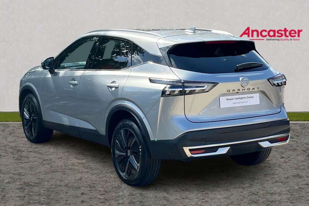 Nissan Qashqai 1.3 Dig-t Mh Tekna Bose LE25CXX Silver #3