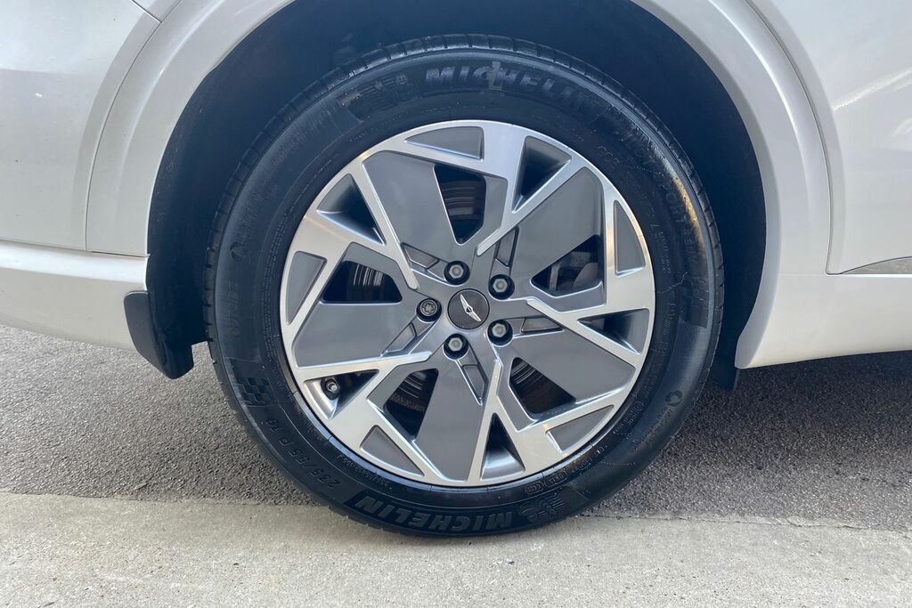 Genesis GV70 360Kw Sport 77Kwh Awd White #4