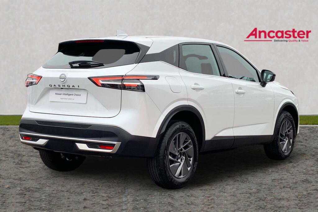 Nissan Qashqai 1.3 Dig-t Mh 158 Acenta Premium Xtronic White #3
