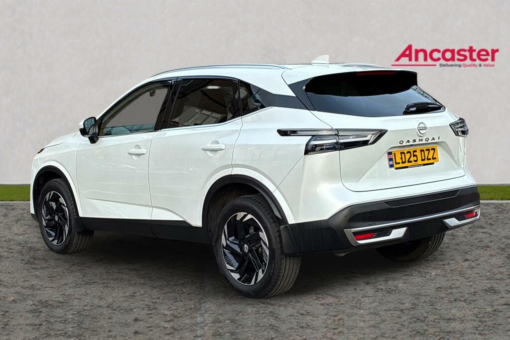 Nissan Qashqai 1.3 Dig-t Mh N-connecta Glass Roof LD25DZZ White #5
