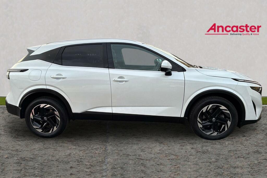 Nissan Qashqai 1.3 Dig-t Mh N-connecta Glass Roof LD25DZZ White #2
