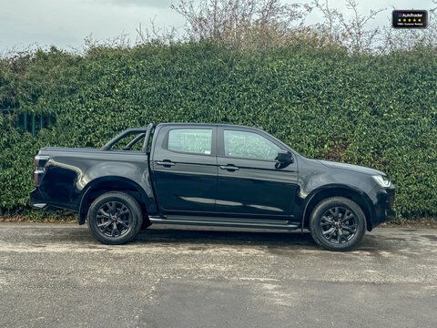 Isuzu D-Max V-cross Auto WJ74UOX Black #4