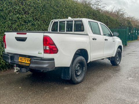 Toyota HILUX Active 2.4 White #3