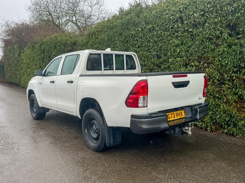 Toyota HILUX Active 2.4 White #6