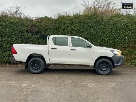 Toyota HILUX Active 4Wd D-4d PX70NGY White #4