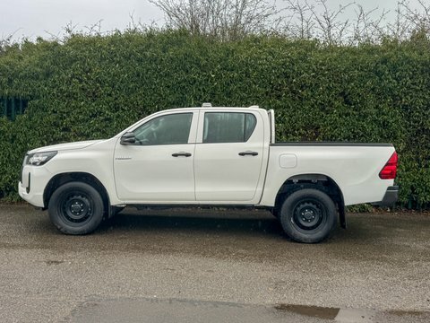 Toyota HILUX Active 2.4 White #5
