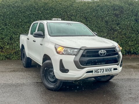 Toyota HILUX Active 2.4 White #2