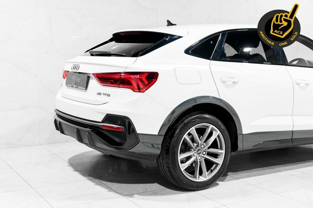 Audi Q3 1.5L Black Edition White #3
