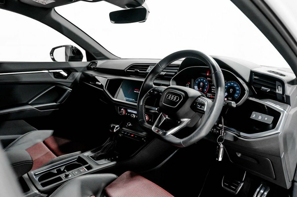 Audi Q3 1.5L Black Edition White #4