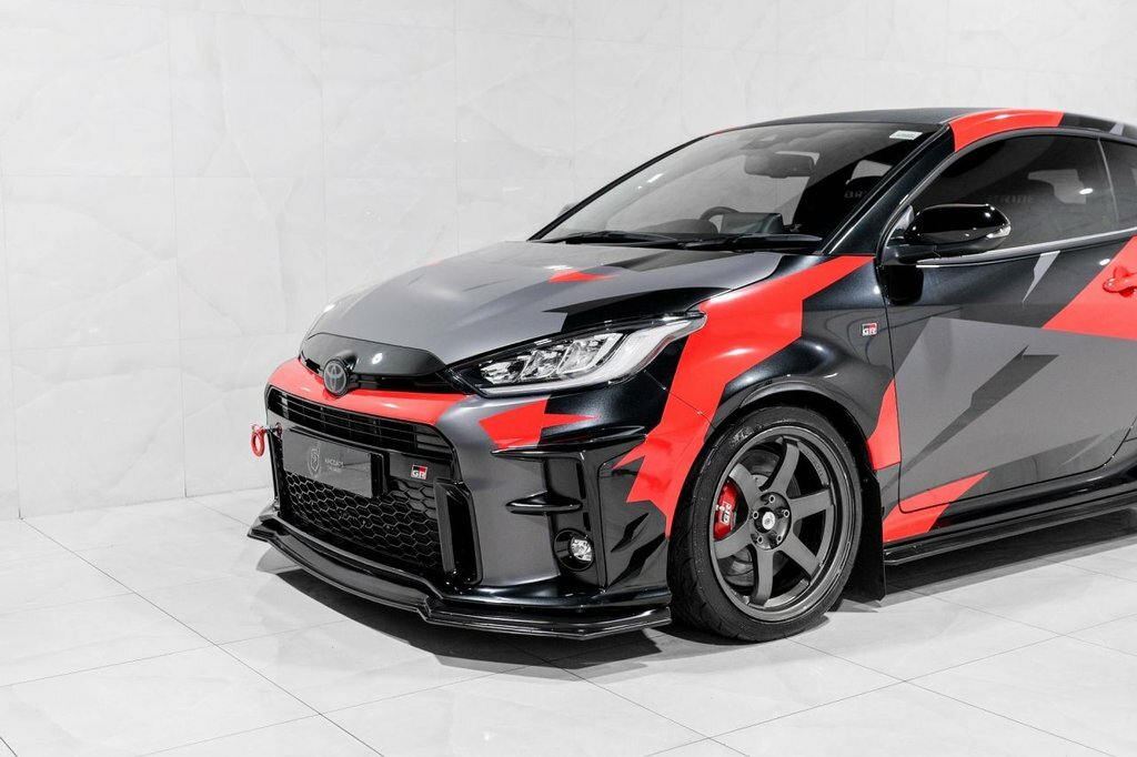 Toyota Yaris 1.6L Gr Circuit Black #4