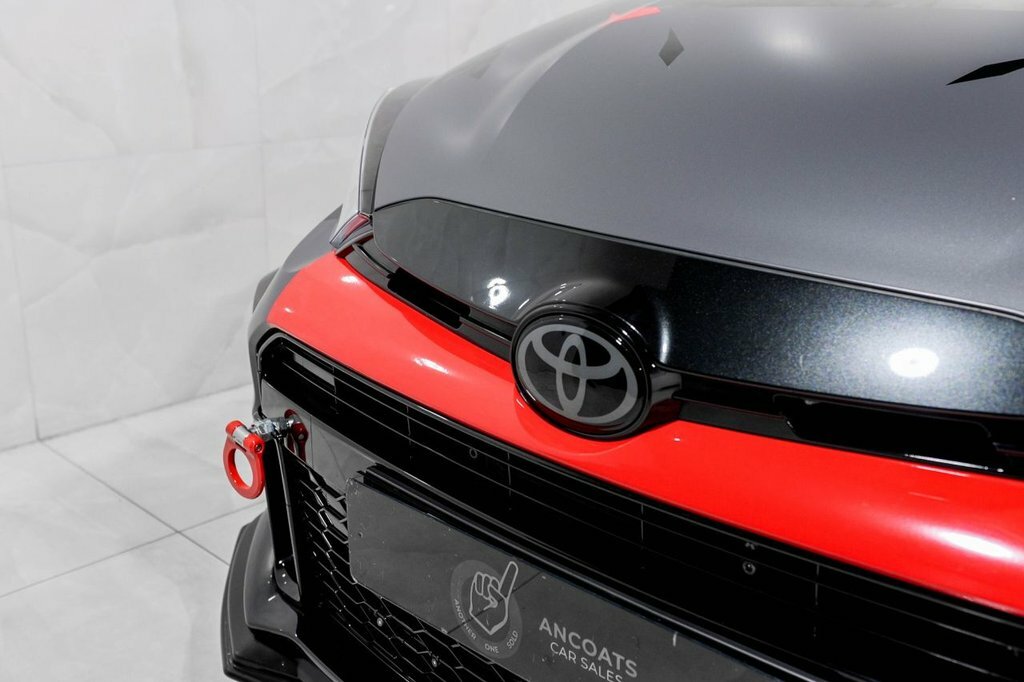 Toyota Yaris 1.6L Gr Circuit Black #6